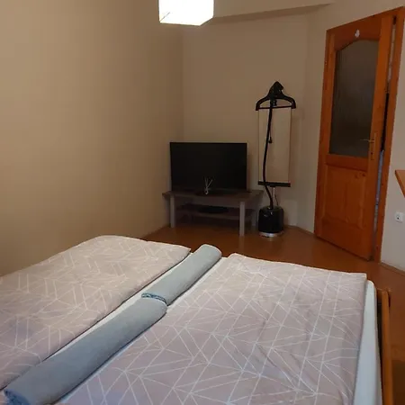 Lara Debrecen