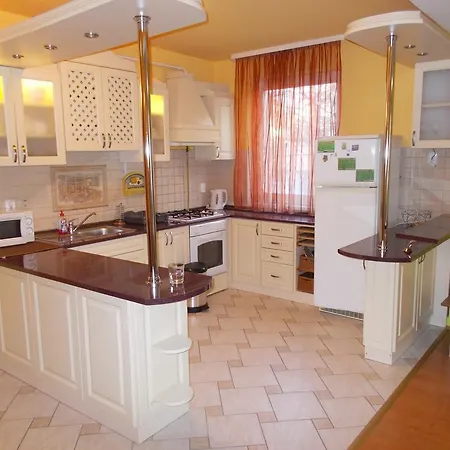 Apartman Lara *