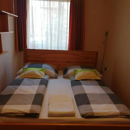 Apartman Lara *