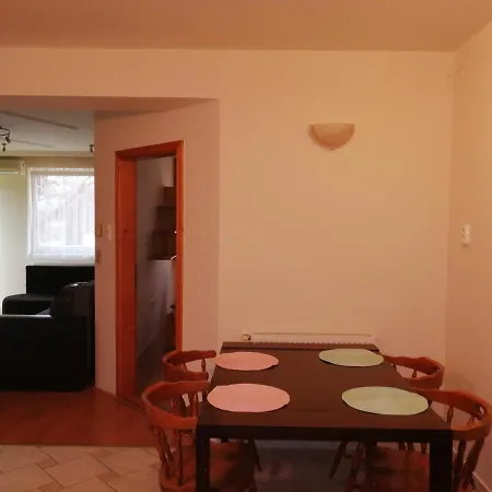 Lara Lägenhet Debrecen